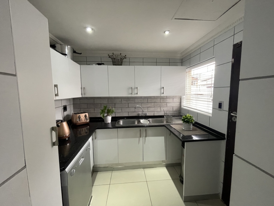 4 Bedroom Property for Sale in Heuwelsig Free State
